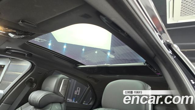 BMW i7 2024 — photo 18