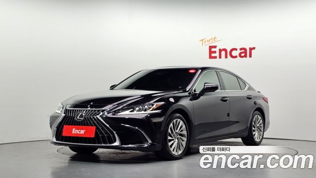 Lexus ES 2023 — photo 1