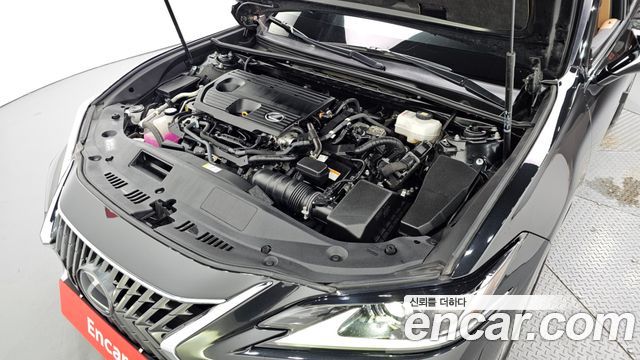 Lexus ES 2023 — photo 6