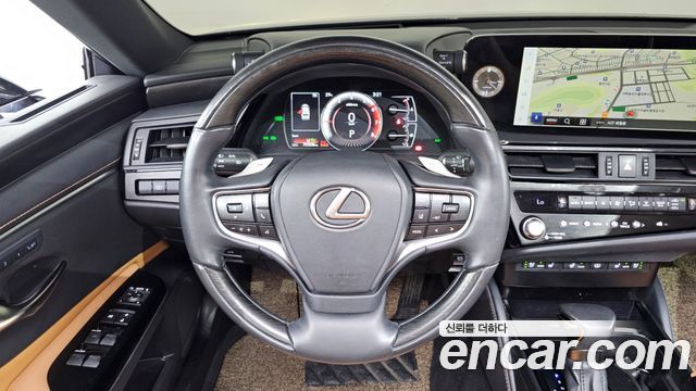 Lexus ES 2023 — photo 19