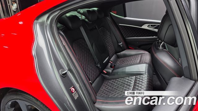 Genesis G70 2019 — photo 17