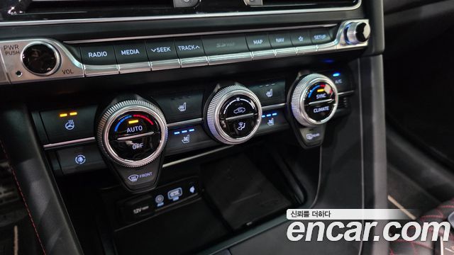 Genesis G70 2019 — photo 23