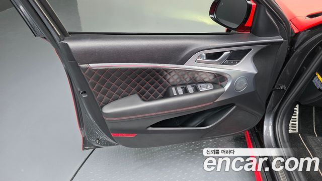 Genesis G70 2019 — photo 14