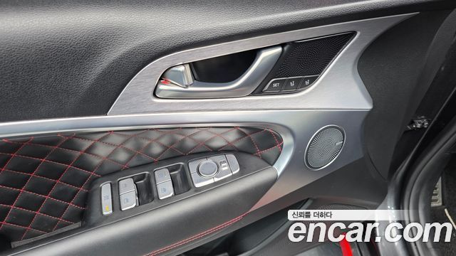 Genesis G70 2019 — photo 27