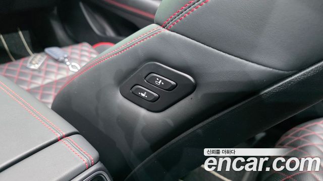 Genesis G70 2019 — photo 30
