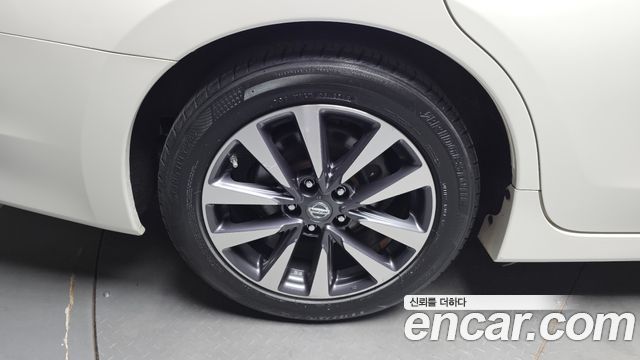 Nissan Altima 2017 — photo 5