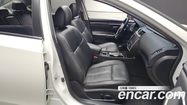 Nissan Altima 2017 — photo 10