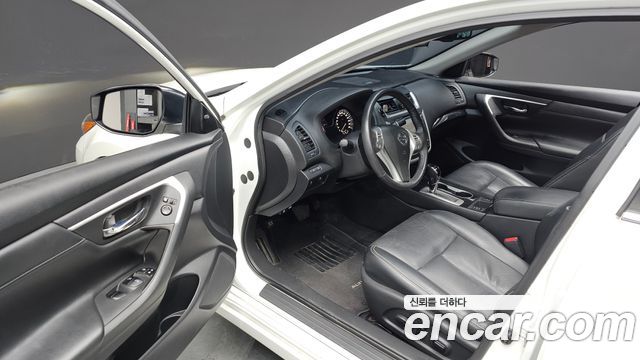 Nissan Altima 2017 — photo 12