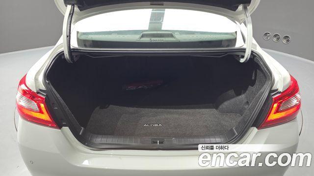 Nissan Altima 2017 — photo 20
