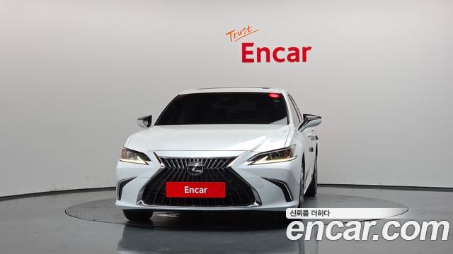 Lexus ES 2023 — photo 3