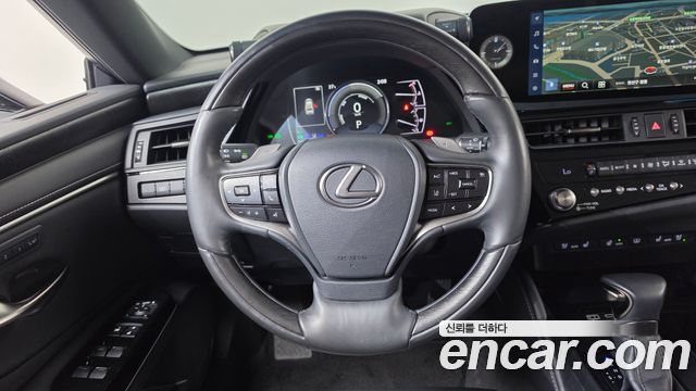 Lexus ES 2023 — photo 19