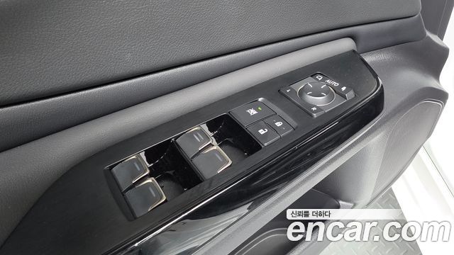 Lexus ES 2023 — photo 36