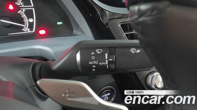 Lexus ES 2023 — photo 38