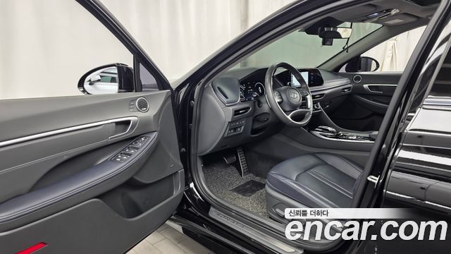 Hyundai Sonata 2022 — photo 13