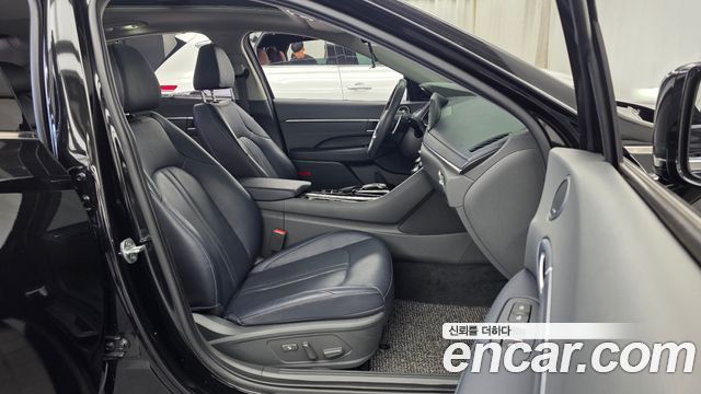 Hyundai Sonata 2022 — photo 17