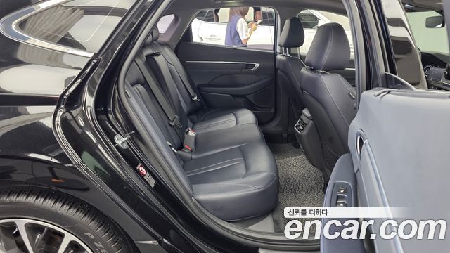 Hyundai Sonata 2022 — photo 18