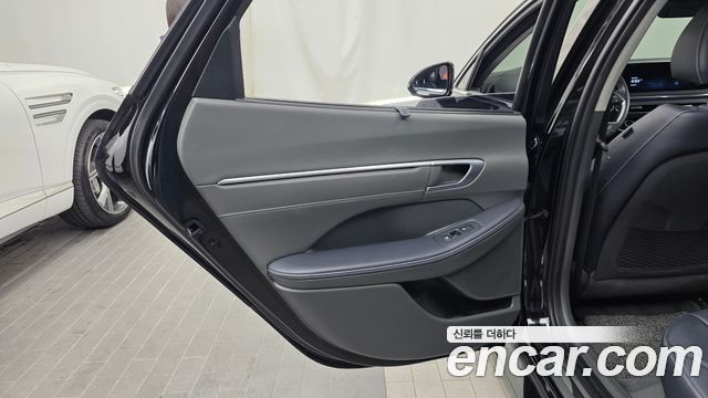 Hyundai Sonata 2022 — photo 15