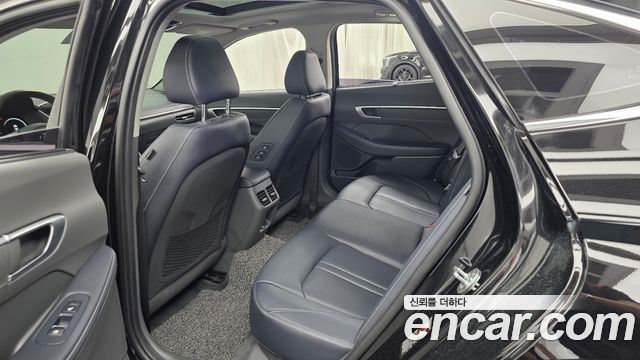 Hyundai Sonata 2022 — photo 16