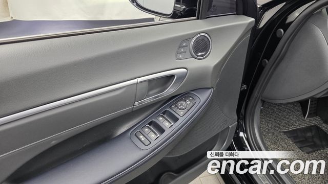 Hyundai Sonata 2022 — photo 30
