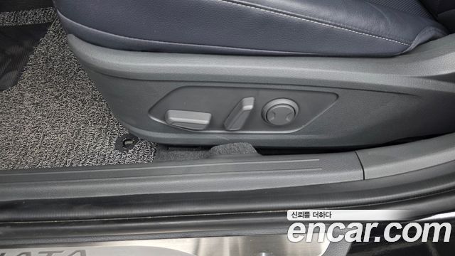 Hyundai Sonata 2022 — photo 32