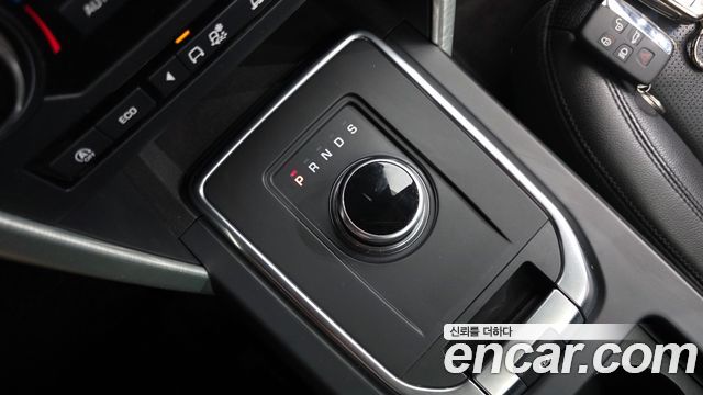 Land Rover Discovery Sport 2019 — photo 12