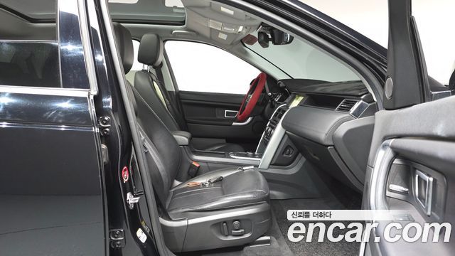 Land Rover Discovery Sport 2019 — photo 16