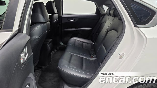 Kia K3 2019 — photo 17