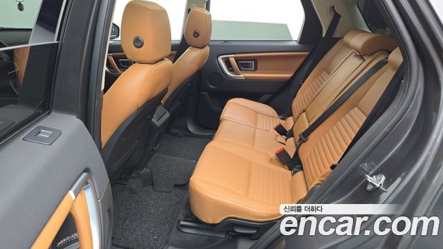 Land Rover Discovery Sport 2018 — photo 18