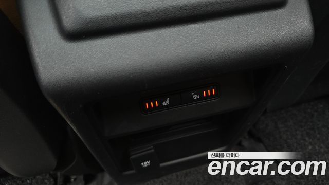 Land Rover Discovery Sport 2018 — photo 22