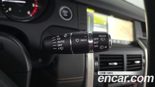 Land Rover Discovery Sport 2018 — photo 23