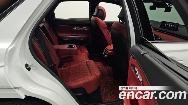Genesis GV70 2021 — photo 11