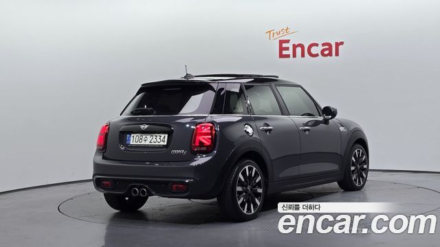 Mini Cooper 2021 — photo 2