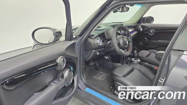 Mini Cooper 2021 — photo 10