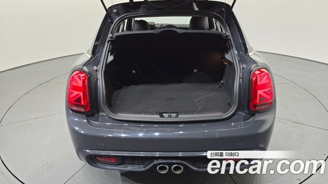 Mini Cooper 2021 — photo 17