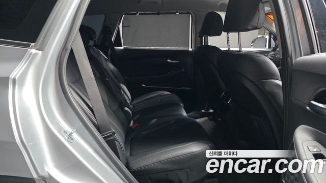 Hyundai Santafe 2019 — photo 17