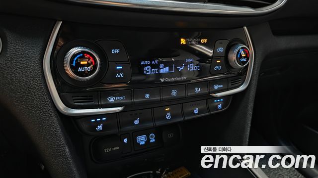 Hyundai Santafe 2019 — photo 23