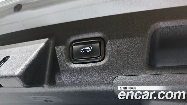 Hyundai Santafe 2019 — photo 31