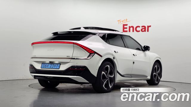 Kia EV6 2023 — photo 2
