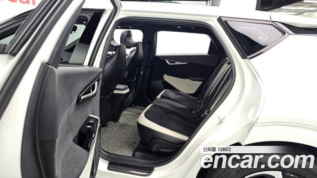 Kia EV6 2023 — photo 23