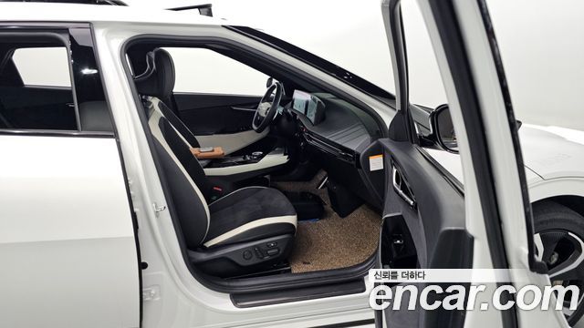 Kia EV6 2023 — photo 24