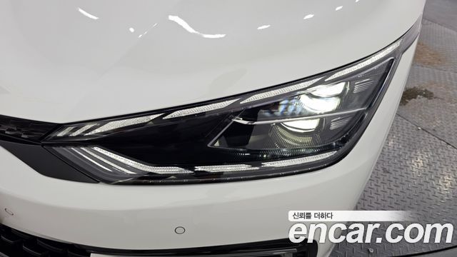 Kia EV6 2023 — photo 8