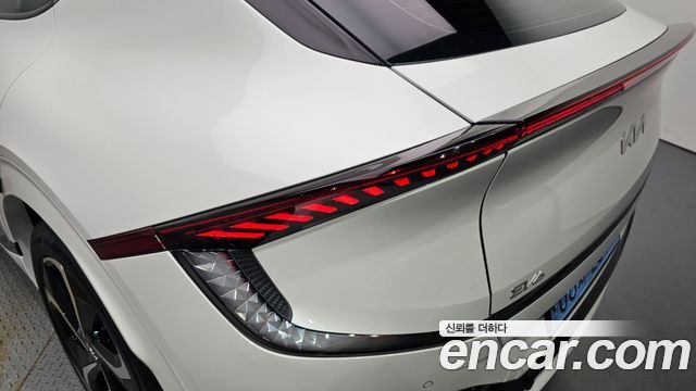 Kia EV6 2023 — photo 9