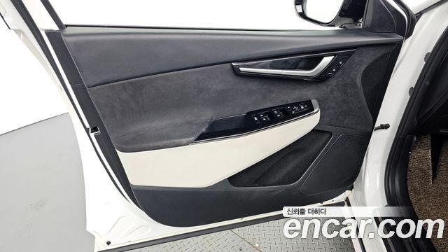 Kia EV6 2023 — photo 14
