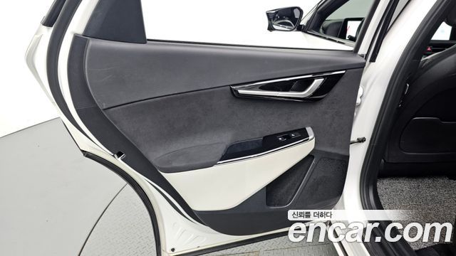 Kia EV6 2023 — photo 15