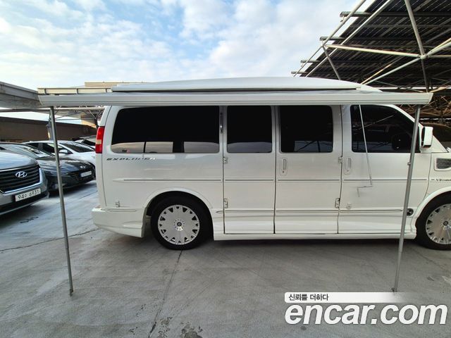 Chevrolet Express Van 2011 — photo 4