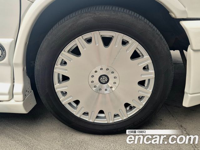 Chevrolet Express Van 2011 — photo 6