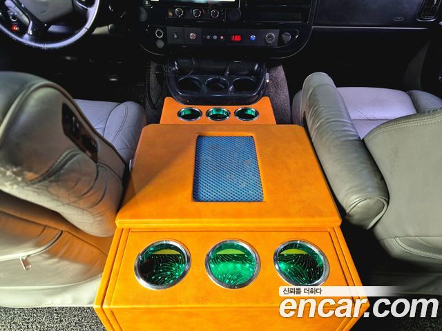 Chevrolet Express Van 2011 — photo 9
