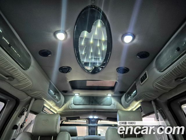 Chevrolet Express Van 2011 — photo 12