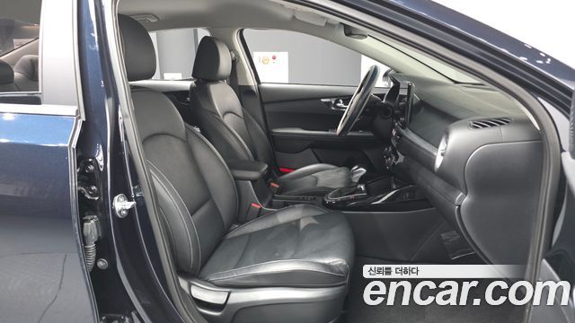 Kia K3 2023 — photo 11