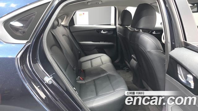 Kia K3 2023 — photo 12